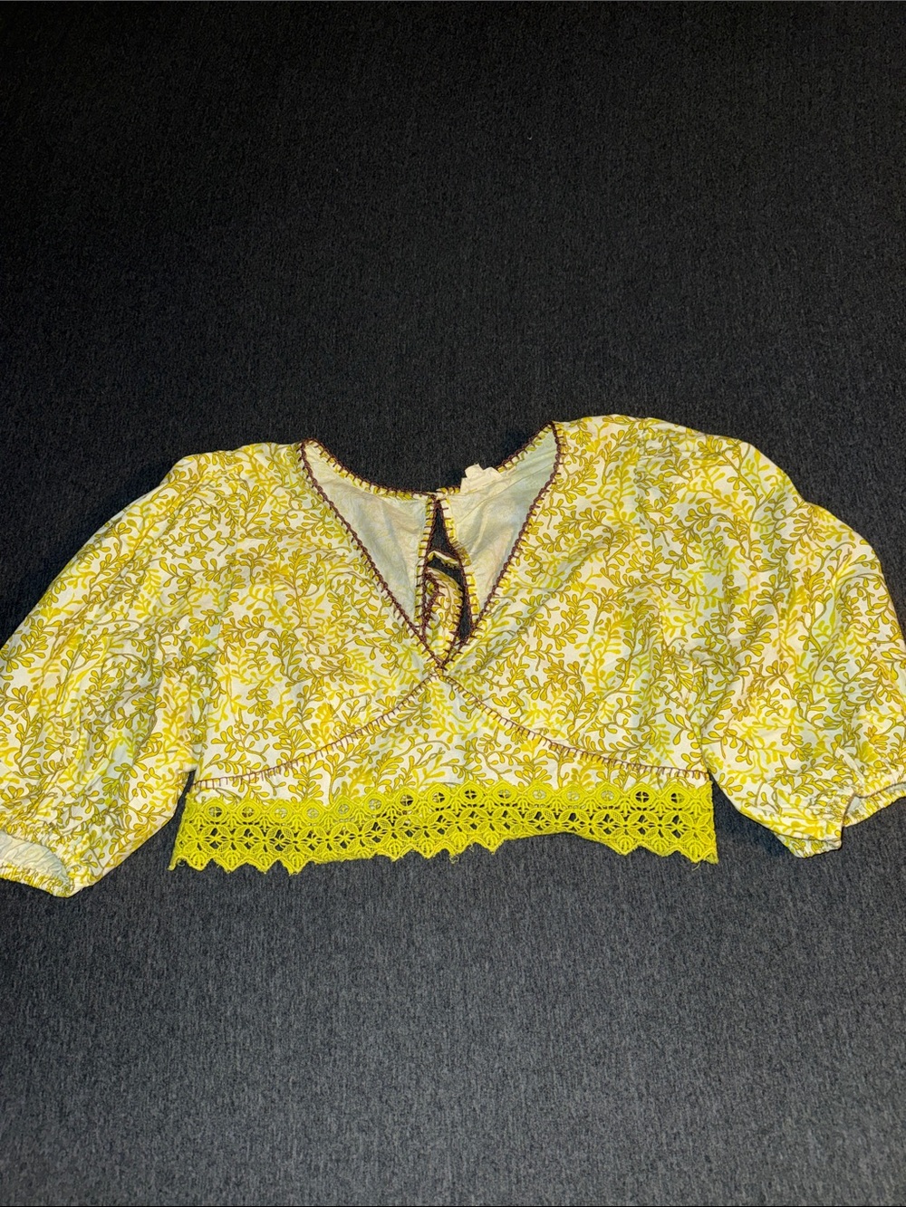 Yellow Floral Cropped Puff-Sleeve Top with Lace Hem